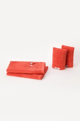 Set 2 rode handdoeken en 2 washandjes in badstof
